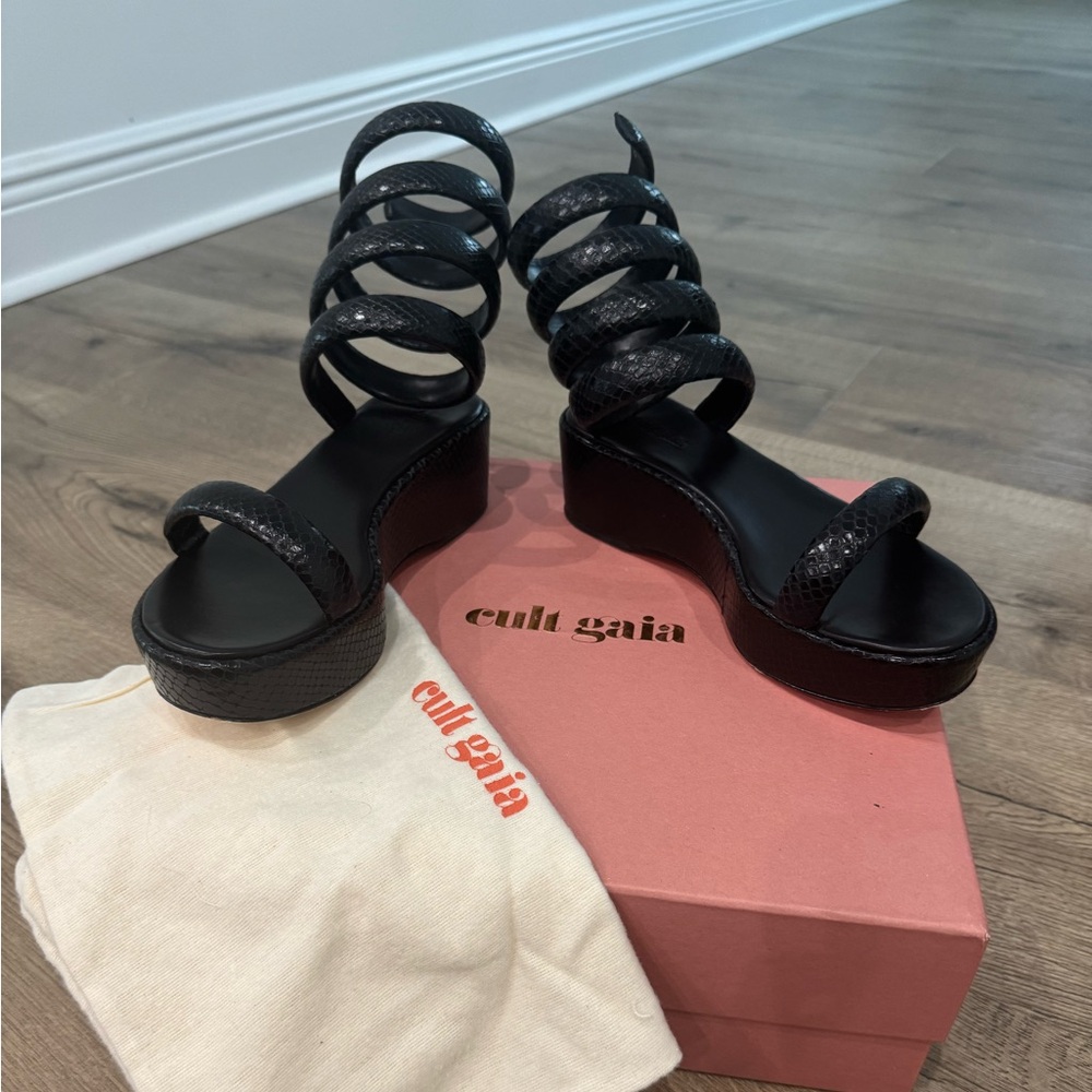 NWOT CULT GAIA Gabi Platform Sandals Black size 7